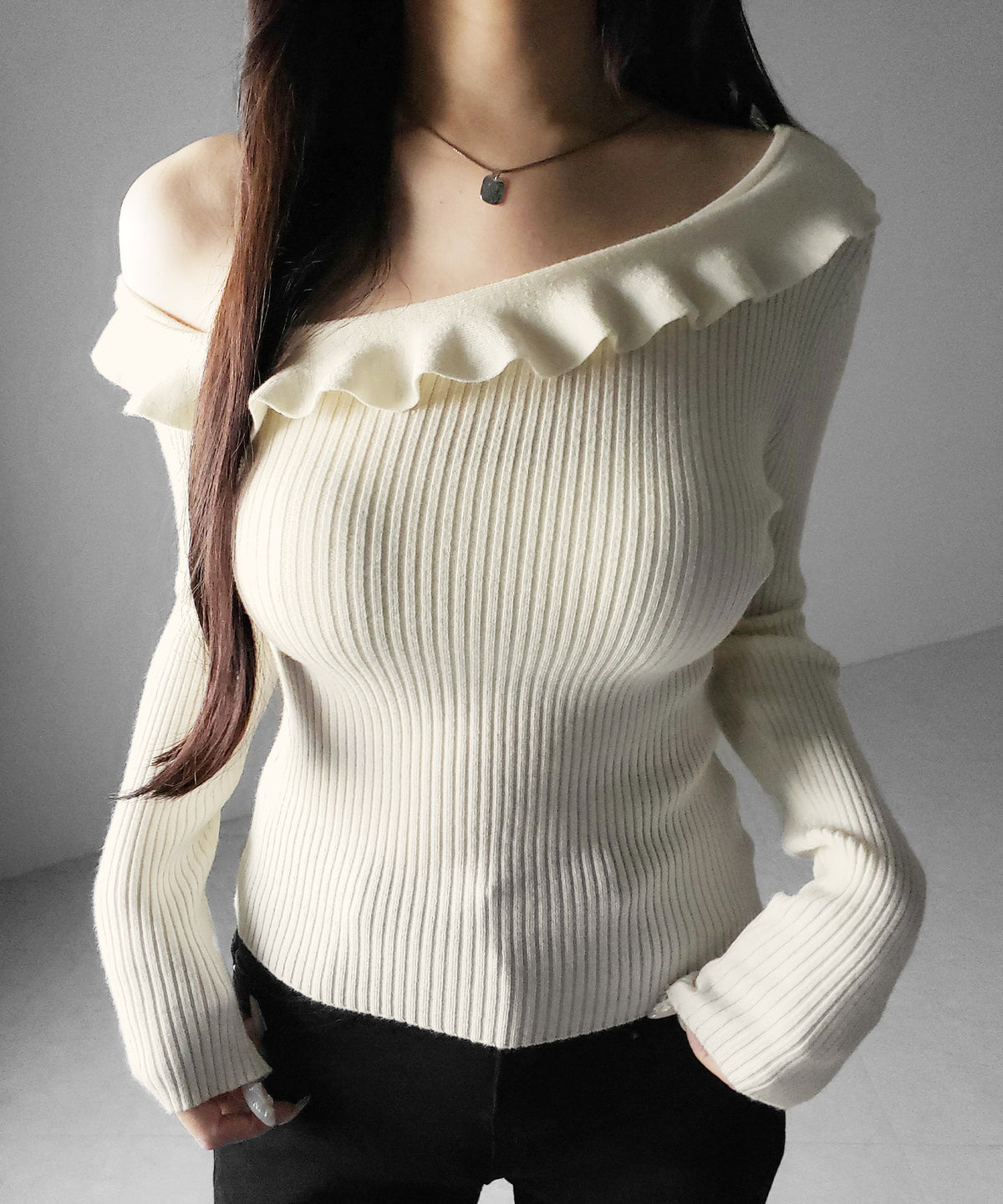 ワンショルフリルタイトリブニットトップス ／ one-shoulder frill tight rib knit tops