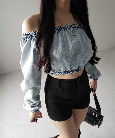 【 ２color 】ヴィンテージデニムギャザーオフショルトップス ／ vintage denim gathered off shoulder tops