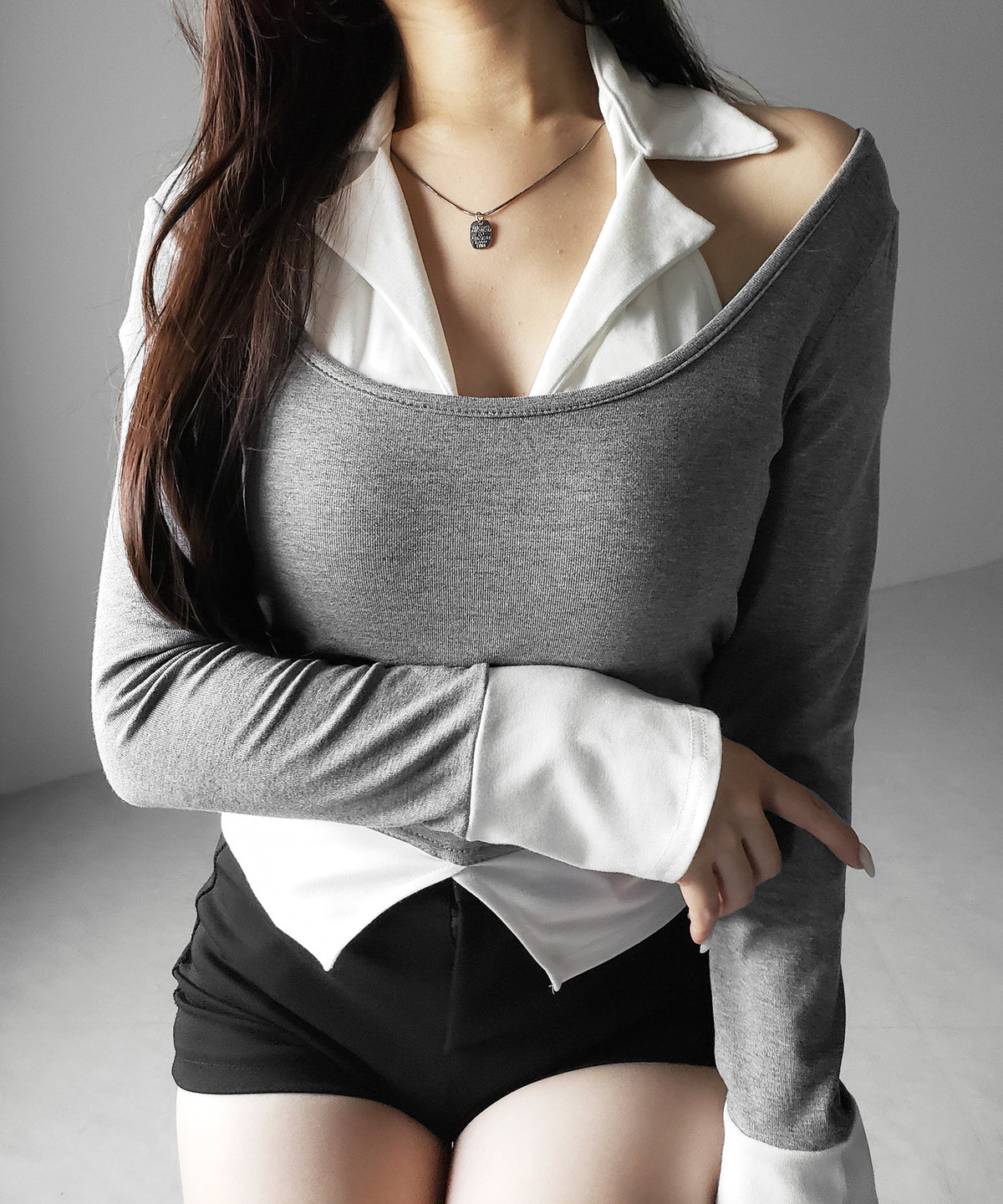 カットアウトフェイクレイヤード長袖Ｔシャツ ／ shirts like cutout fake layered long sleeve T-Shirt