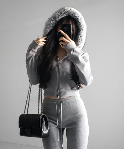 【 セットアップ 】ファーフードショートパーカー＆スウェットフレアパンツ ／ Fur short hoodie ＆ sweat flare pants SETUP