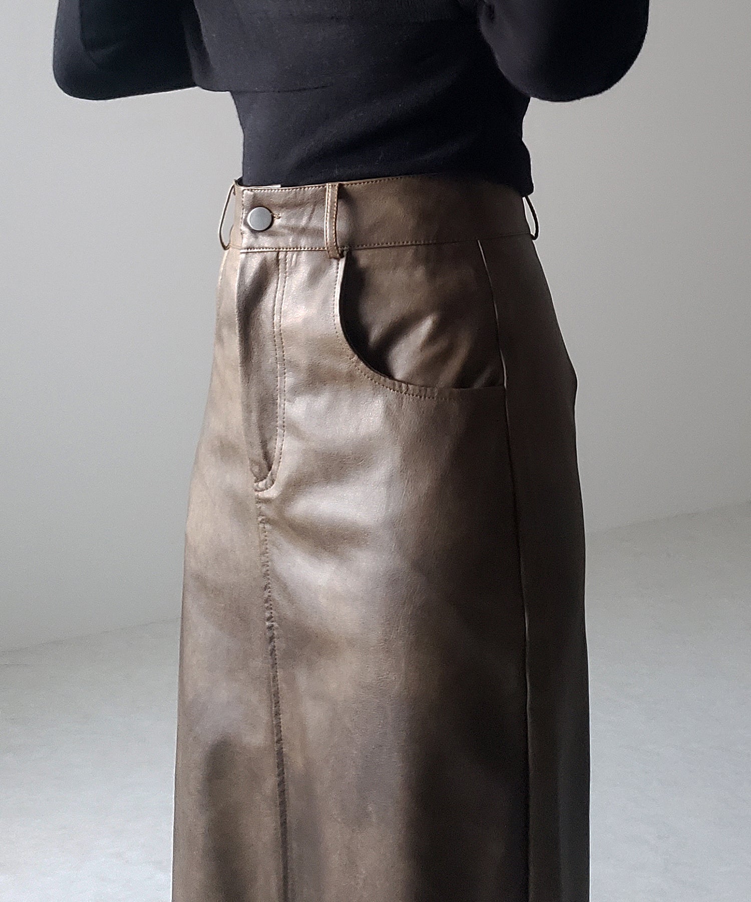 【 ３color ／ ３size 】フロントスリットヴィンテージフェイクレザースカート