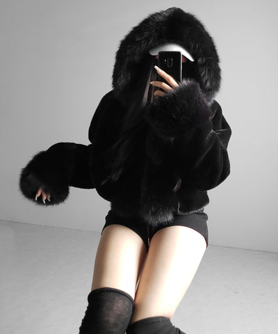 フェイクファーフードレディーショートコート ／ fake fur hoodec lady short coat
