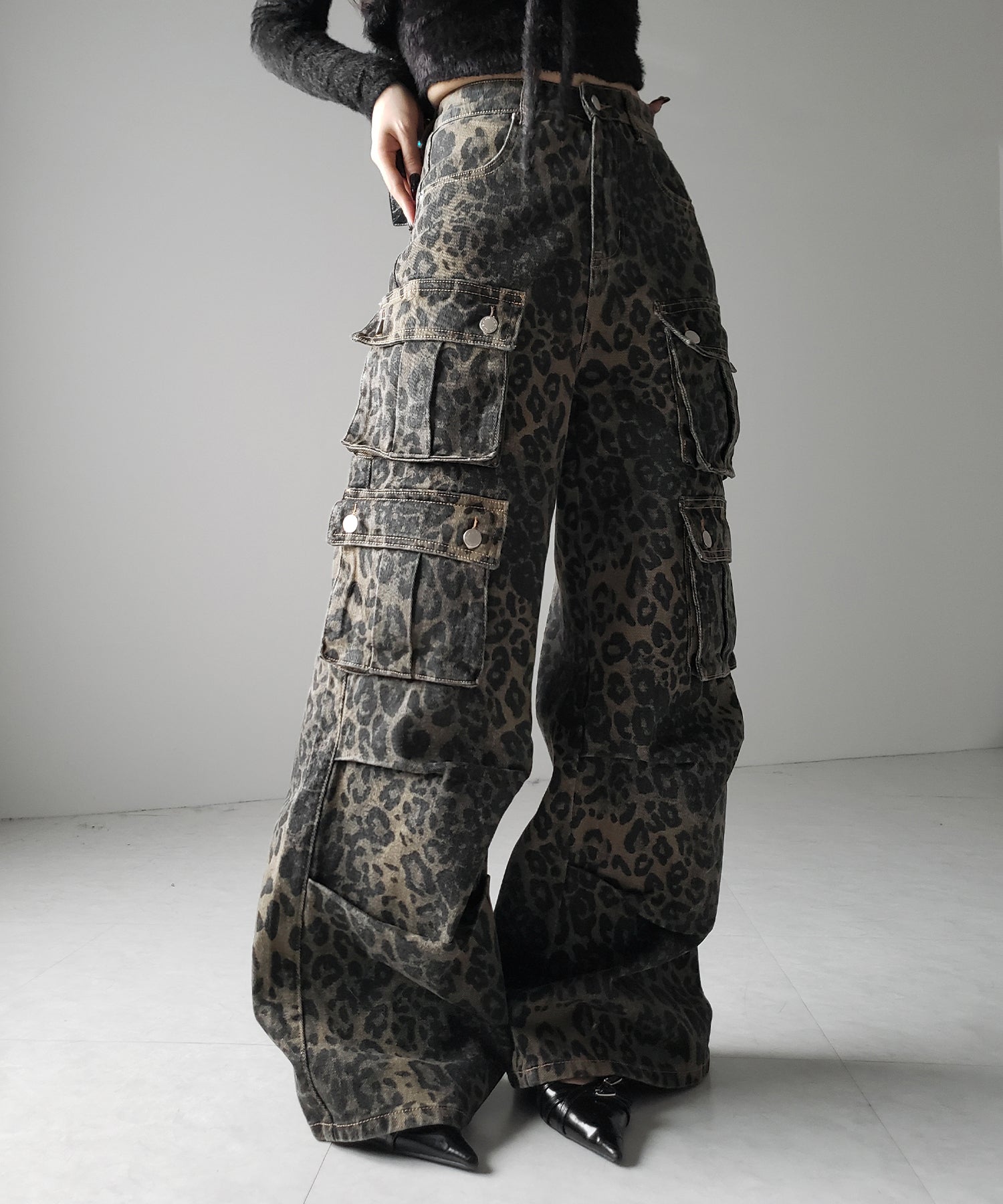【 ２color ／ ４size 】レオパードヴィンテージタックワイドカーゴデニム ／ leopard vintage tuck wide cargo denim