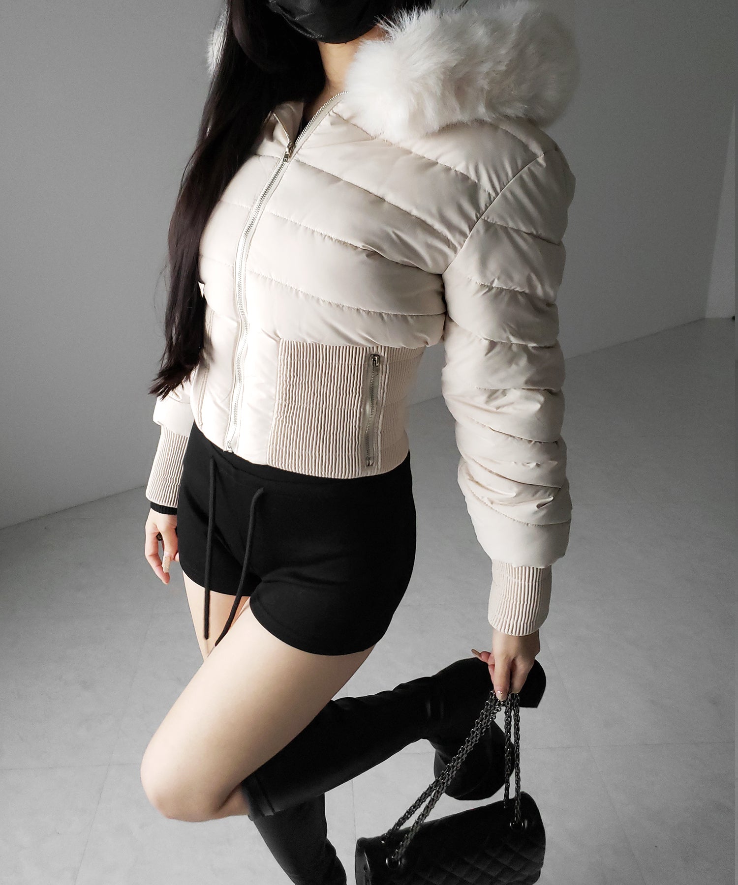 ウエストマークファーフードレディフェイクダウンジャケット ／ waist mark fur hooded lady fake down jacket