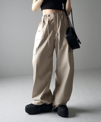 【 ４size／２color 】２WAY フェイクレザーワイドカーゴパンツ