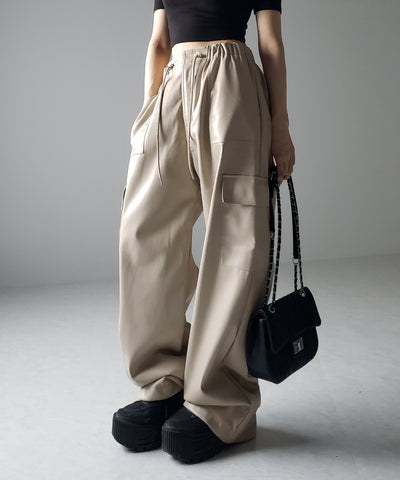 【 ４size／２color 】２WAY フェイクレザーワイドカーゴパンツ