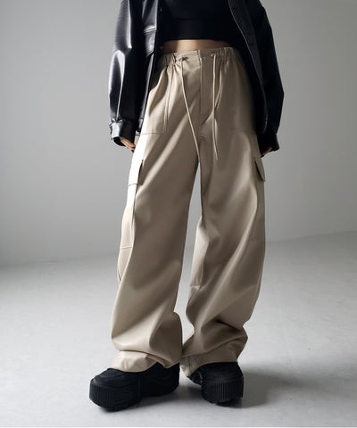 【 ４size／２color 】２WAY フェイクレザーワイドカーゴパンツ