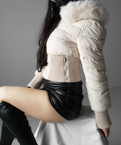 ウエストマークファーフードレディフェイクダウンジャケット ／ waist mark fur hooded lady fake down jacket