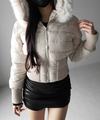 ウエストマークファーフードレディフェイクダウンジャケット ／ waist mark fur hooded lady fake down jacket