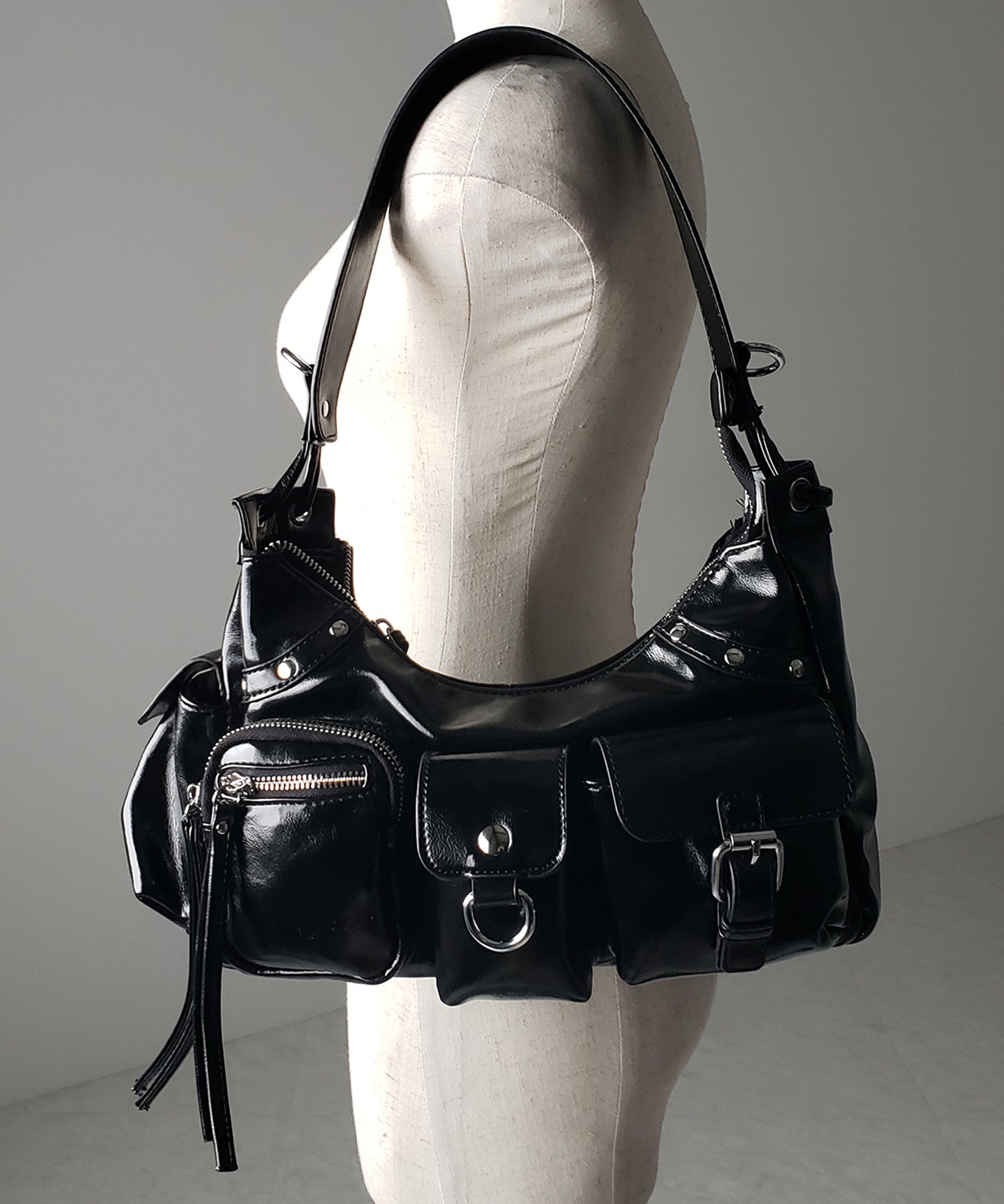 【 ショルダーにできる２WAY 】 ４アウトポケットワンハンドルショルダーバッグ ／ 4 outpocket onehandle shoulder bag