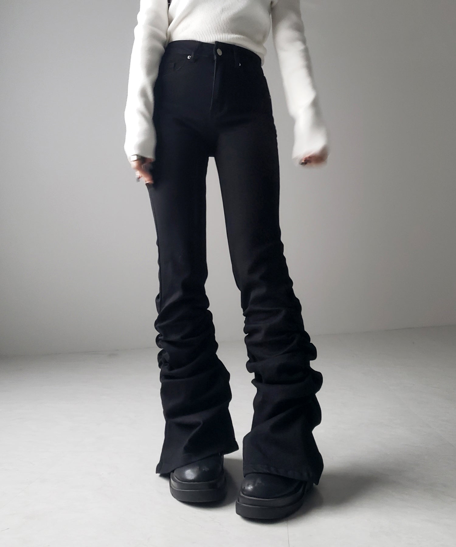 ヘムシャーリングギャザーストレッチフレアパンツ ／ Hem shirring gather stretch flare pants
