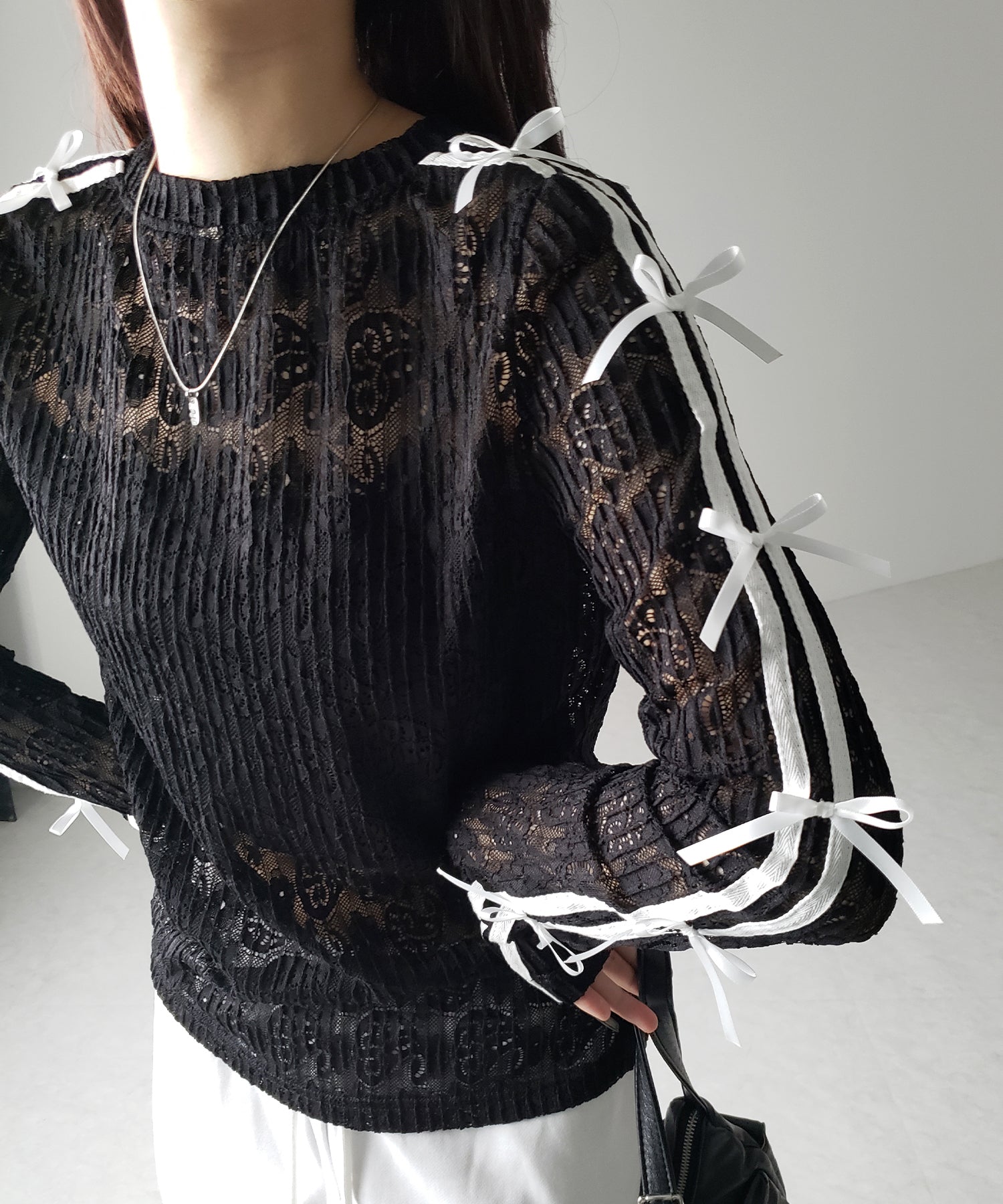 【 ２color 】サイドラインリボンレーストップス ／ side line ribbon lace tops