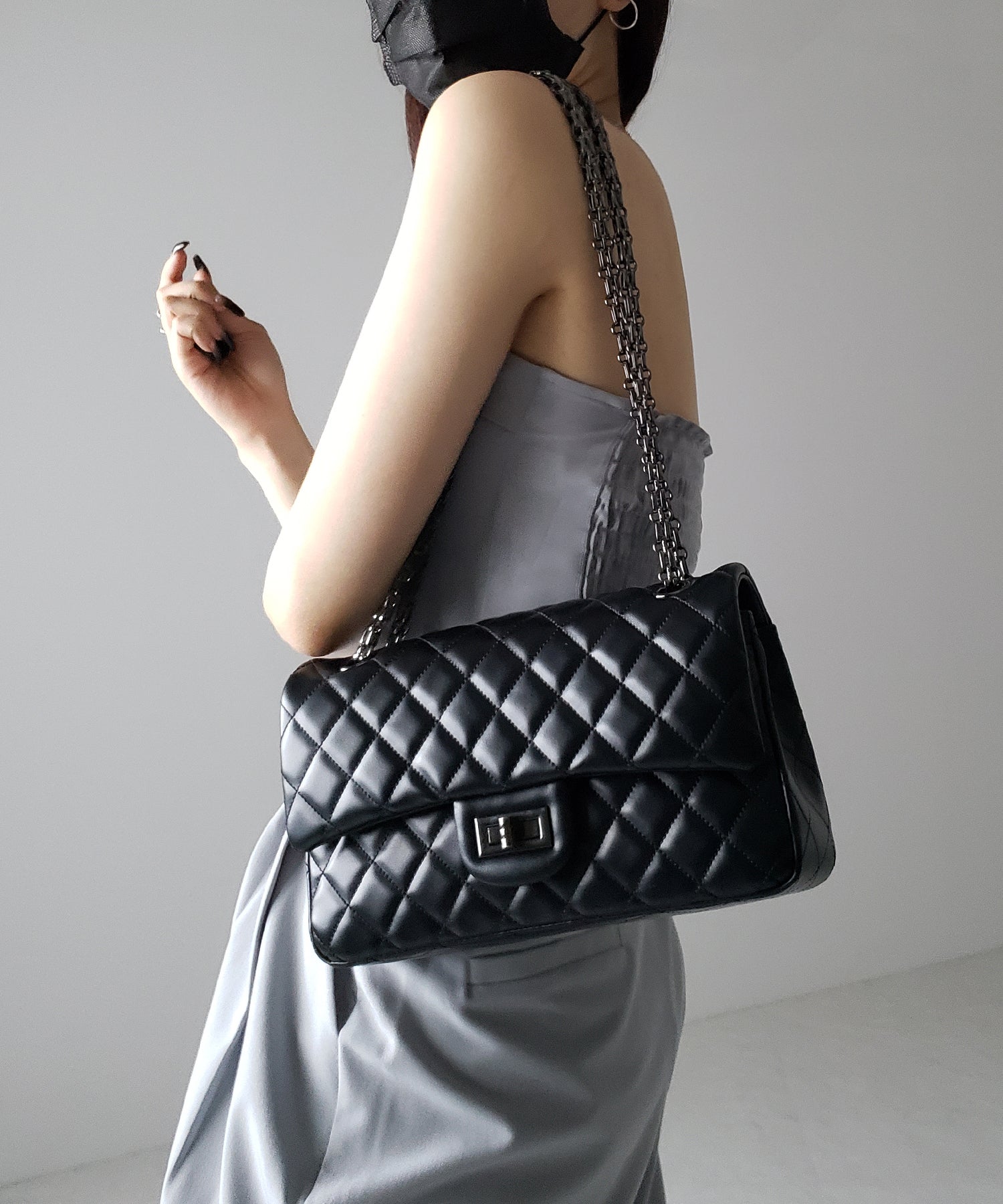 【 ２color 】キルティングチェーンスクエアショルダーバッグ ／ quilting chain square shoulder bag