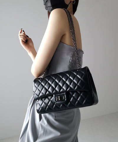 【 ２color 】キルティングチェーンスクエアショルダーバッグ ／ quilting chain square shoulder bag