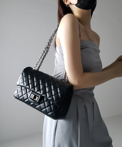 【 ２color 】キルティングチェーンスクエアショルダーバッグ ／ quilting chain square shoulder bag