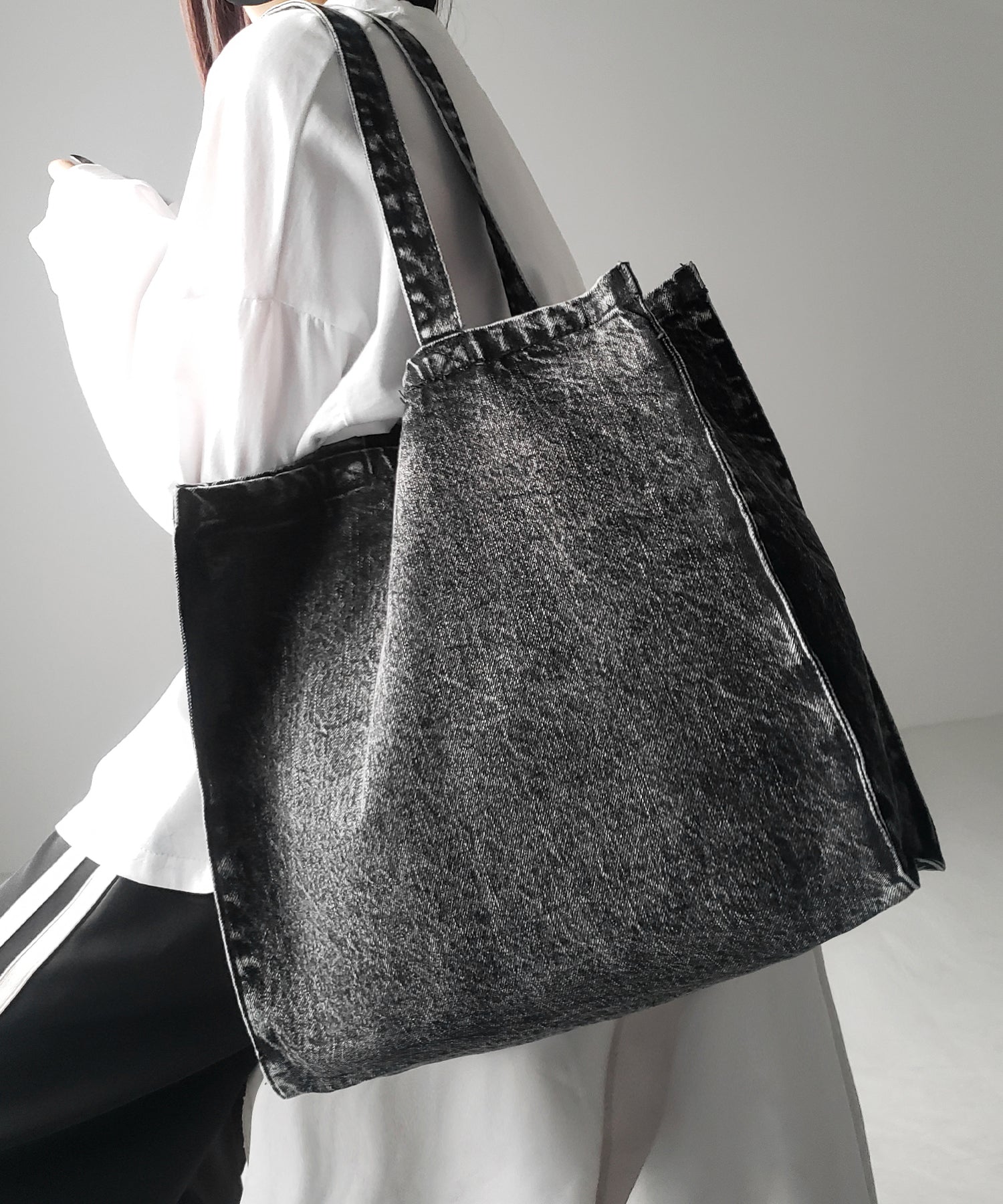 【 ２color 】ヴィンテージケミカルブリーチビッグスクエアデニムトートバッグ ／ vintage chemical bleach big square denim tote bag