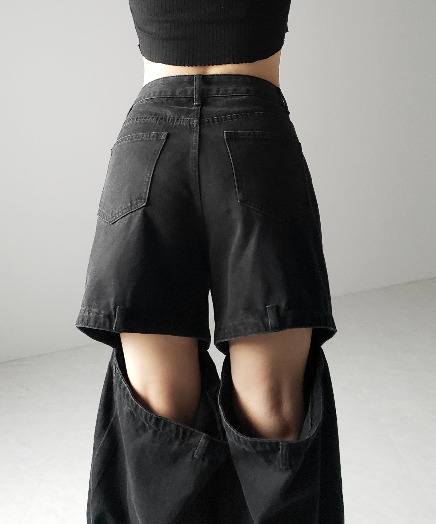 【 選べる３サイズ 】バックオープンカットアウトウォッシュワイドデニム ／ Back open cutout washed wide denim