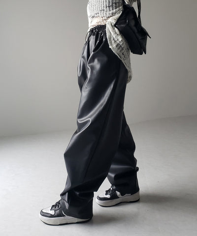 【 ４size／２color 】ドロストフェイクレザーボリュームワイドパンツ