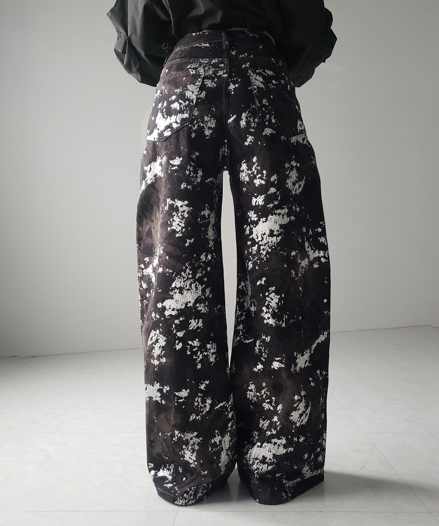 【 ３SIZE 】箔プリントブリーチヴィンテージワイドデニム ／ Foil print bleached vintage wide denim