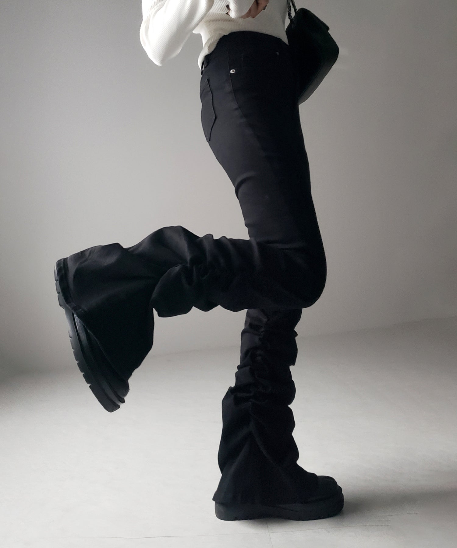 ヘムシャーリングギャザーストレッチフレアパンツ ／ Hem shirring gather stretch flare pants