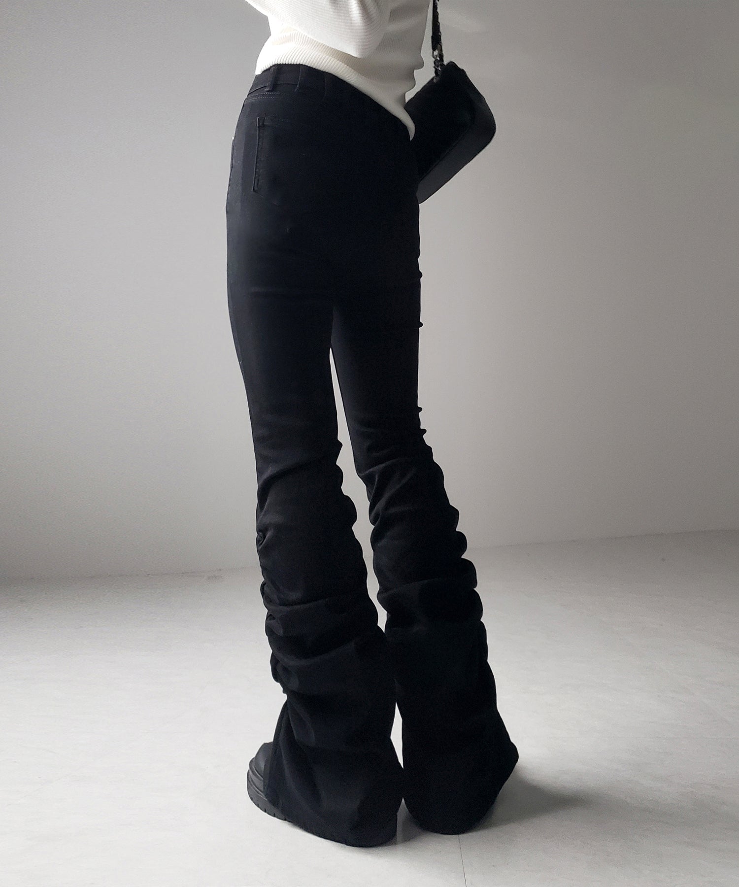 ヘムシャーリングギャザーストレッチフレアパンツ ／ Hem shirring gather stretch flare pants