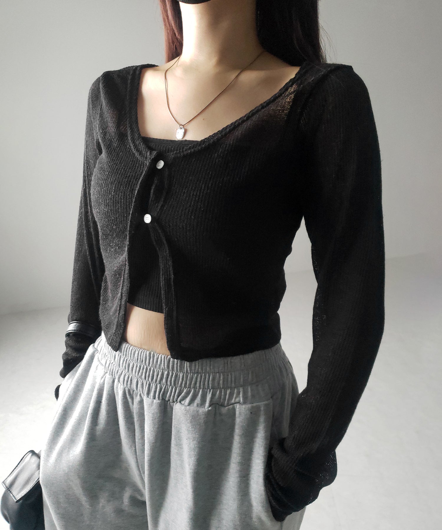 【 ３color 】フロントボタンシアーショートカーディガン ／ front botton sheer short cardigan