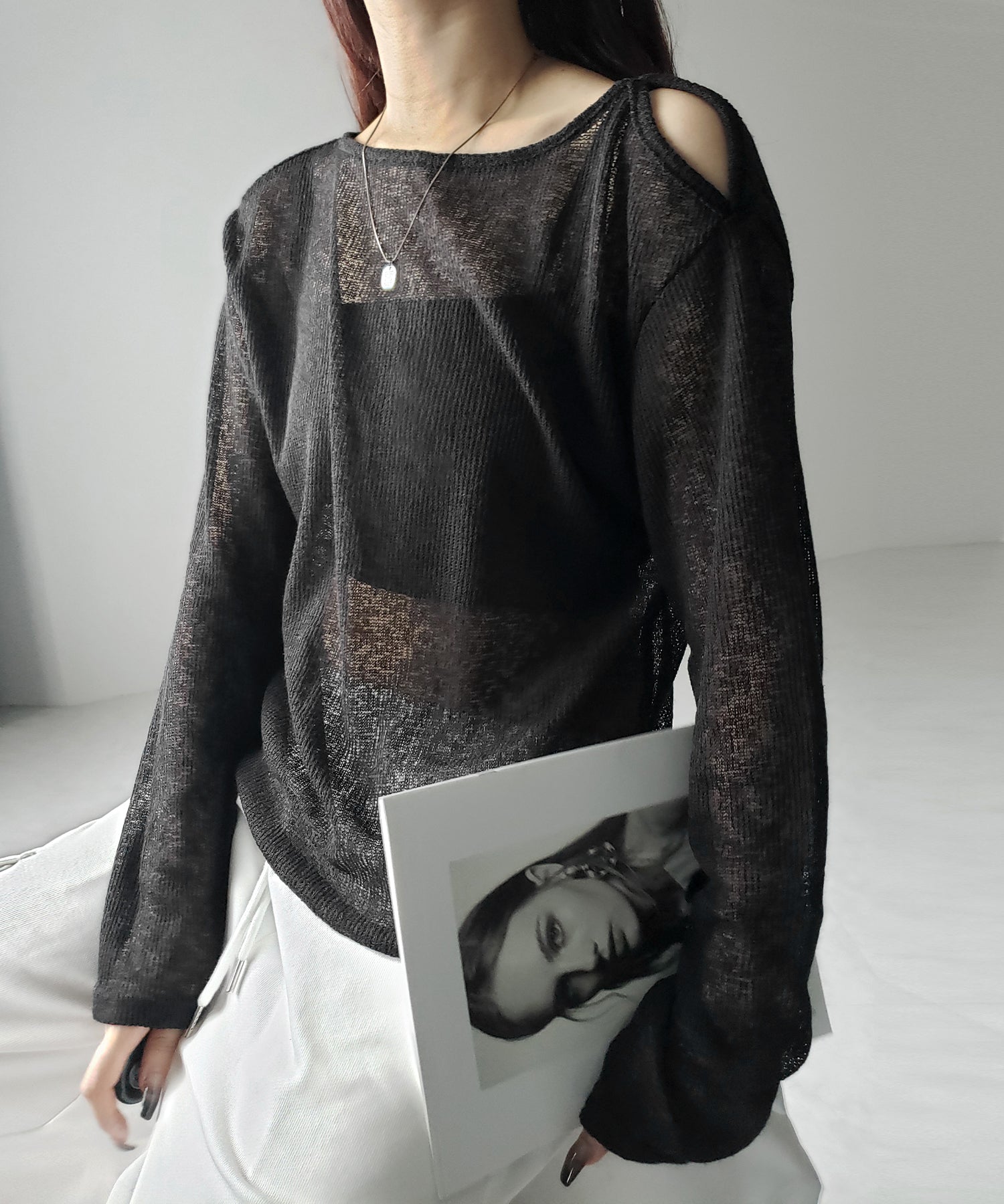 【 ３color 】カットアウトショルダールーズシアートップス ／ cutout shoulder loose sheer tops