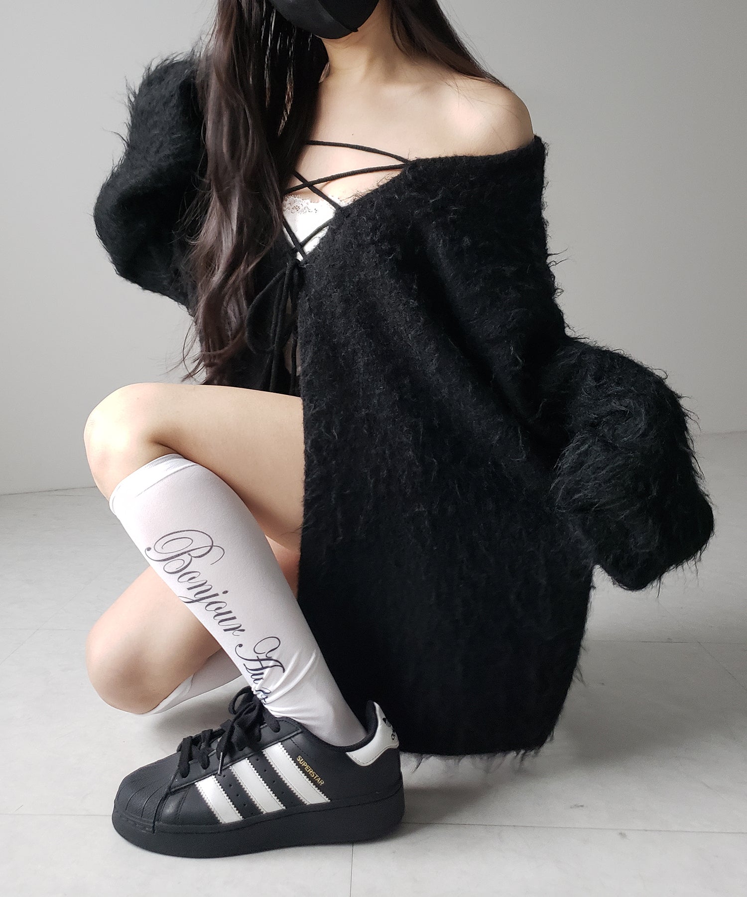 レースアップリボンオーバーシャギーニットカーディガン ／ lace up ribbon over shaggy knit cardigan