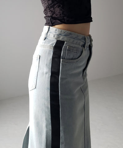 サイドラインバックスリットウォッシュデニムロングスカート ／ Sideline back slit washed denim long skirt
