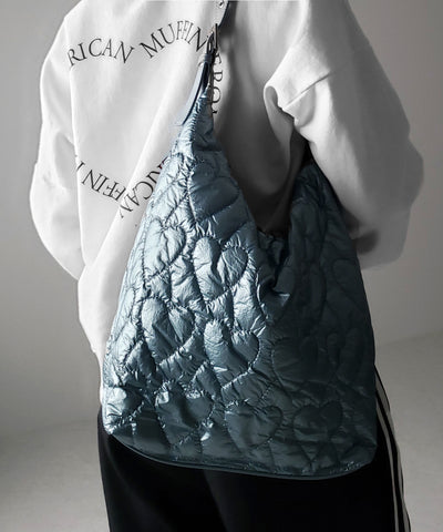 【 ３color ／ A4収納可能 】メタリックハートキルティングショルダーバッグ