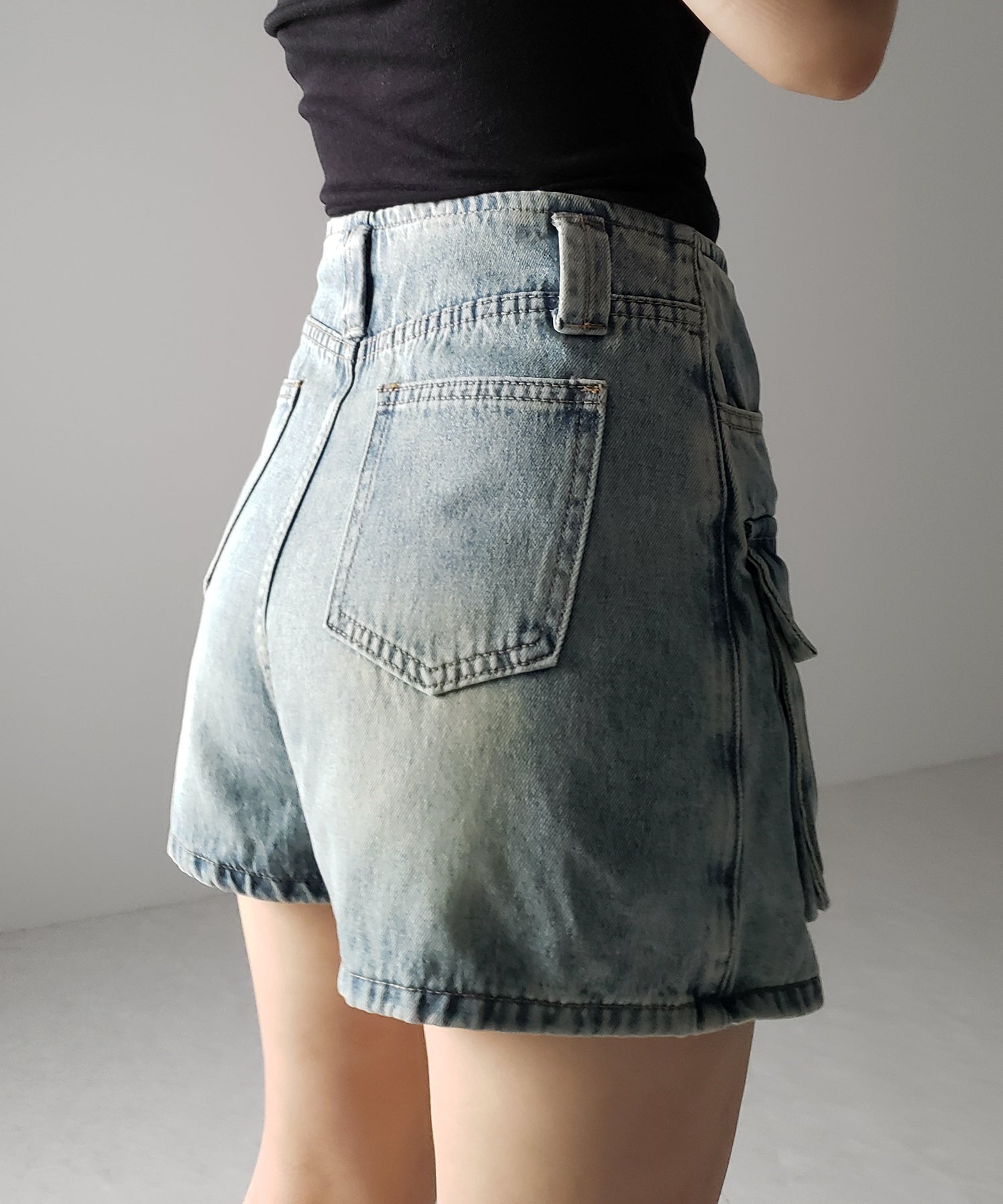 ３ポケットカーゴデニムミニスカートパンツ ／ 3-pocket cargo denim mini skirt pants