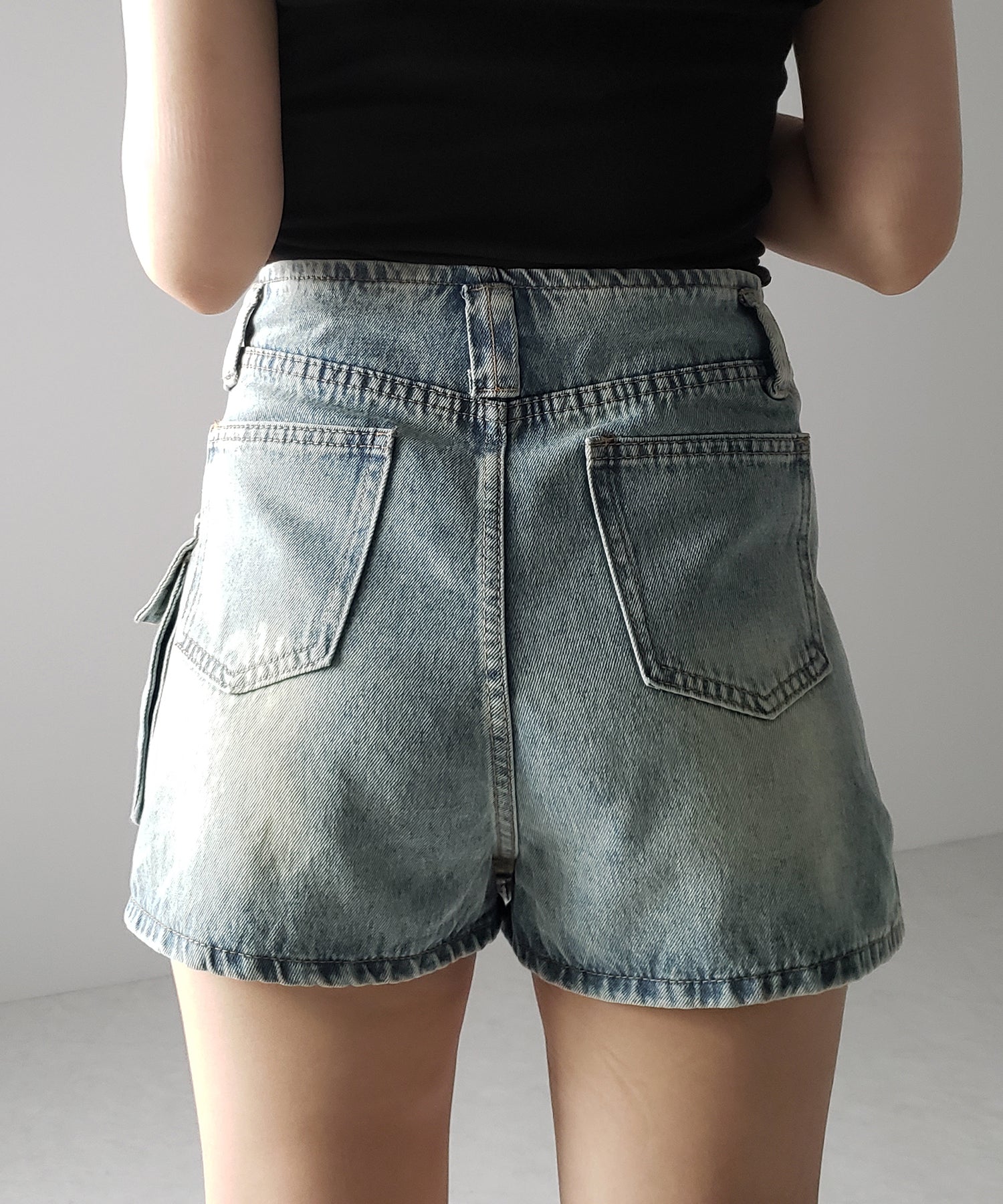３ポケットカーゴデニムミニスカートパンツ ／ 3-pocket cargo denim mini skirt pants