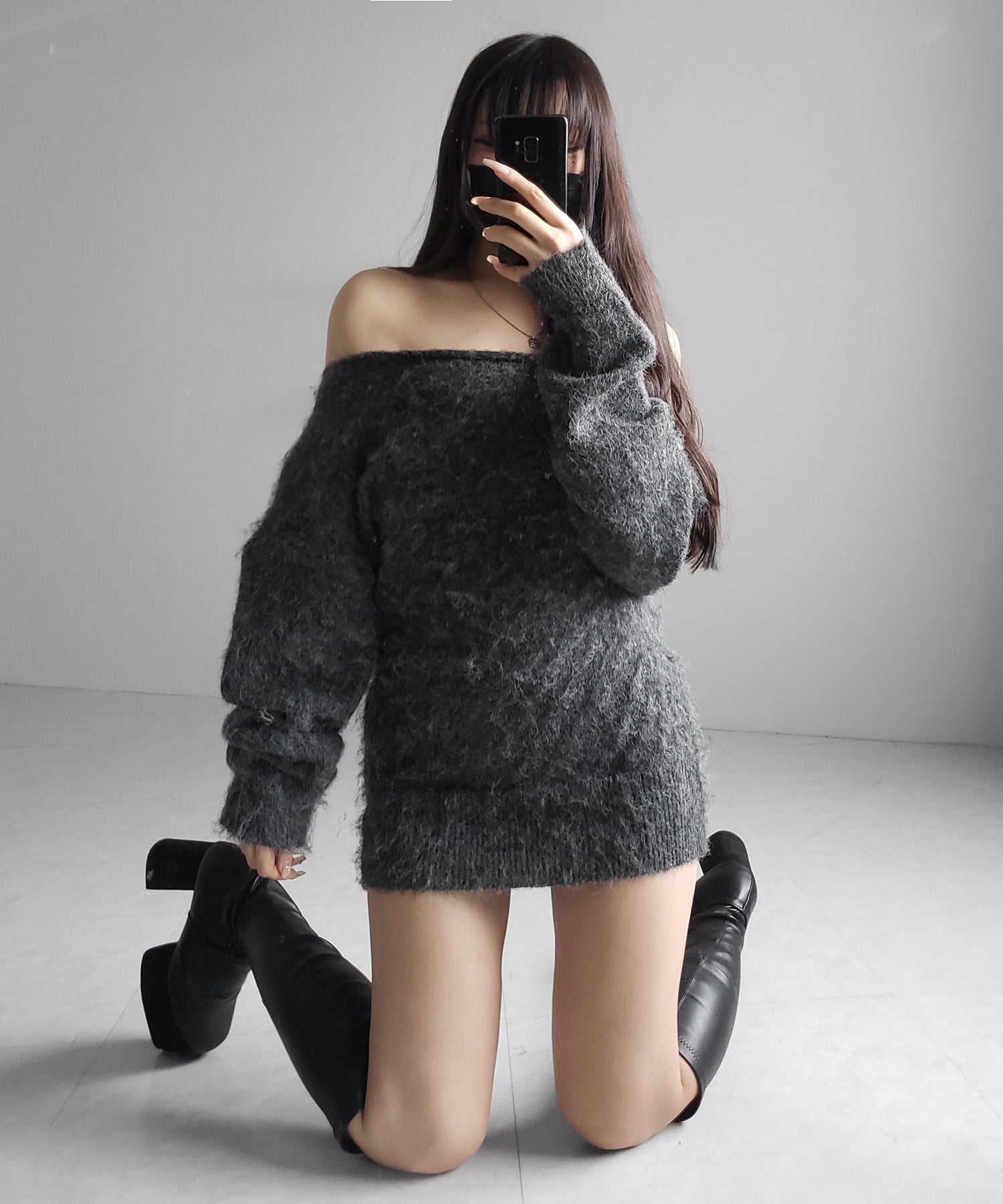 オフショルダーレディニットミニワンピース ／ off shoulder lady knit mini onepiece