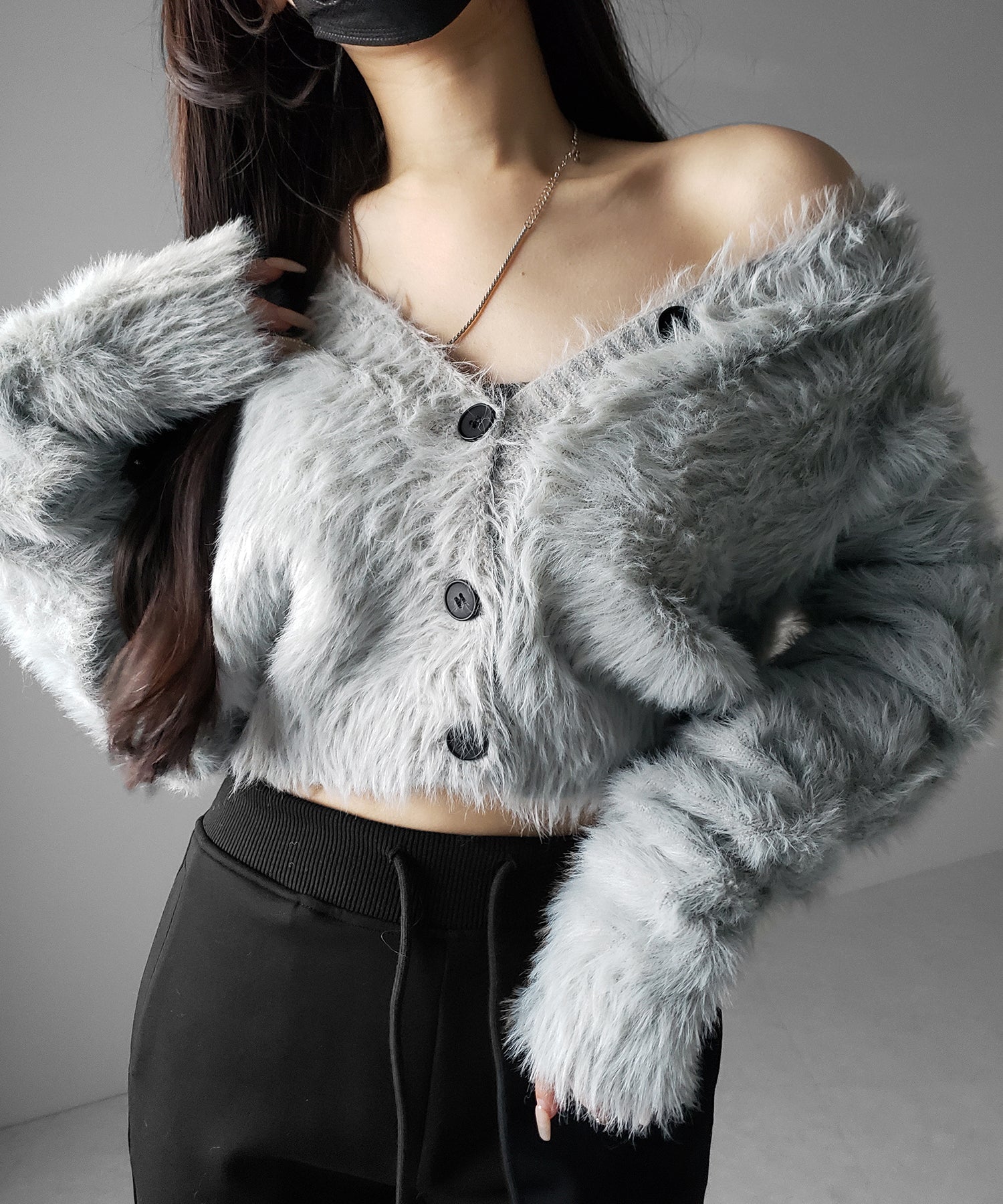 ブラックボタンショートシャギーニットカーディガン ／ black button short shaggy knit cardigan