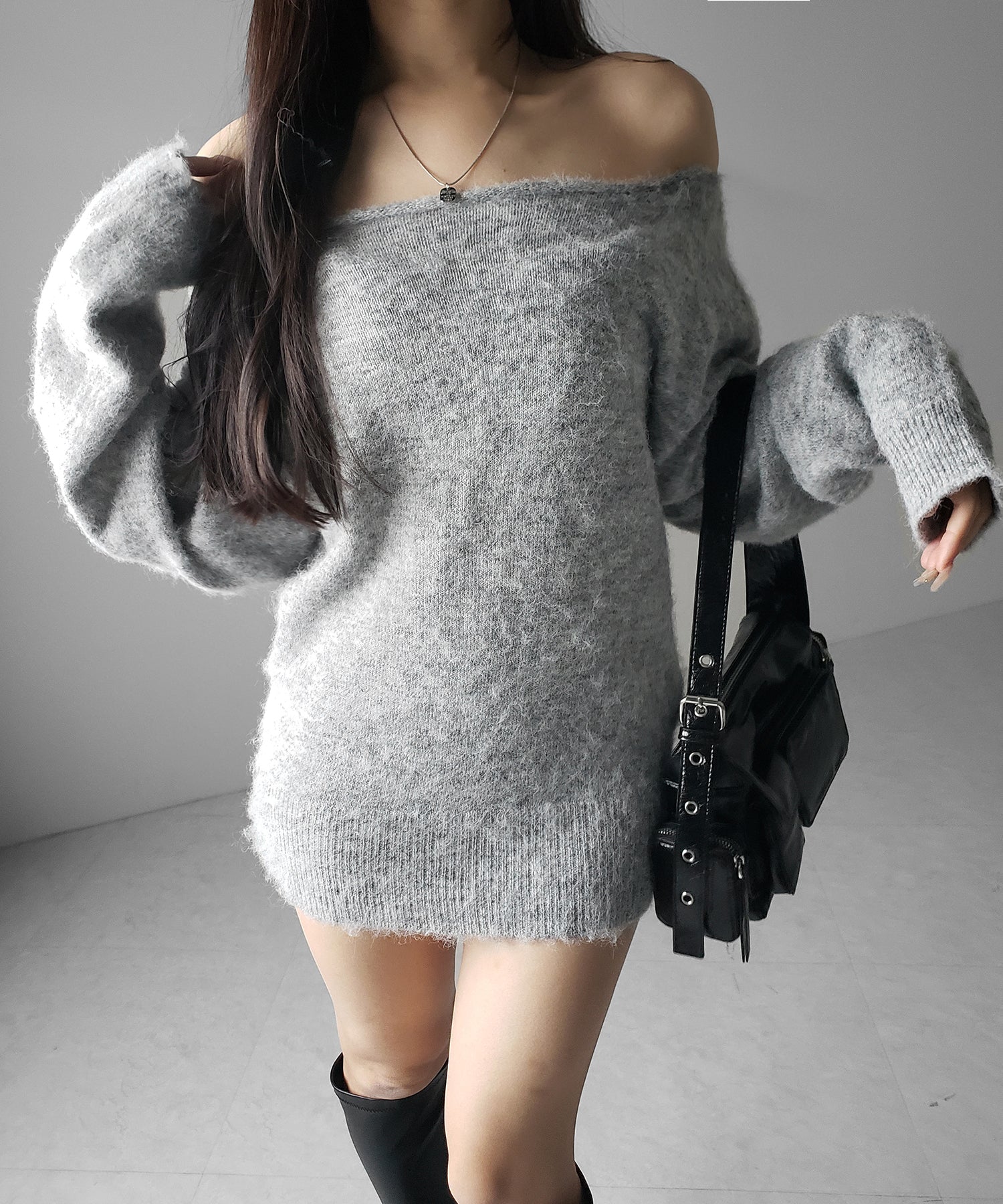 オフショルダーレディニットミニワンピース ／ off shoulder lady knit mini onepiece