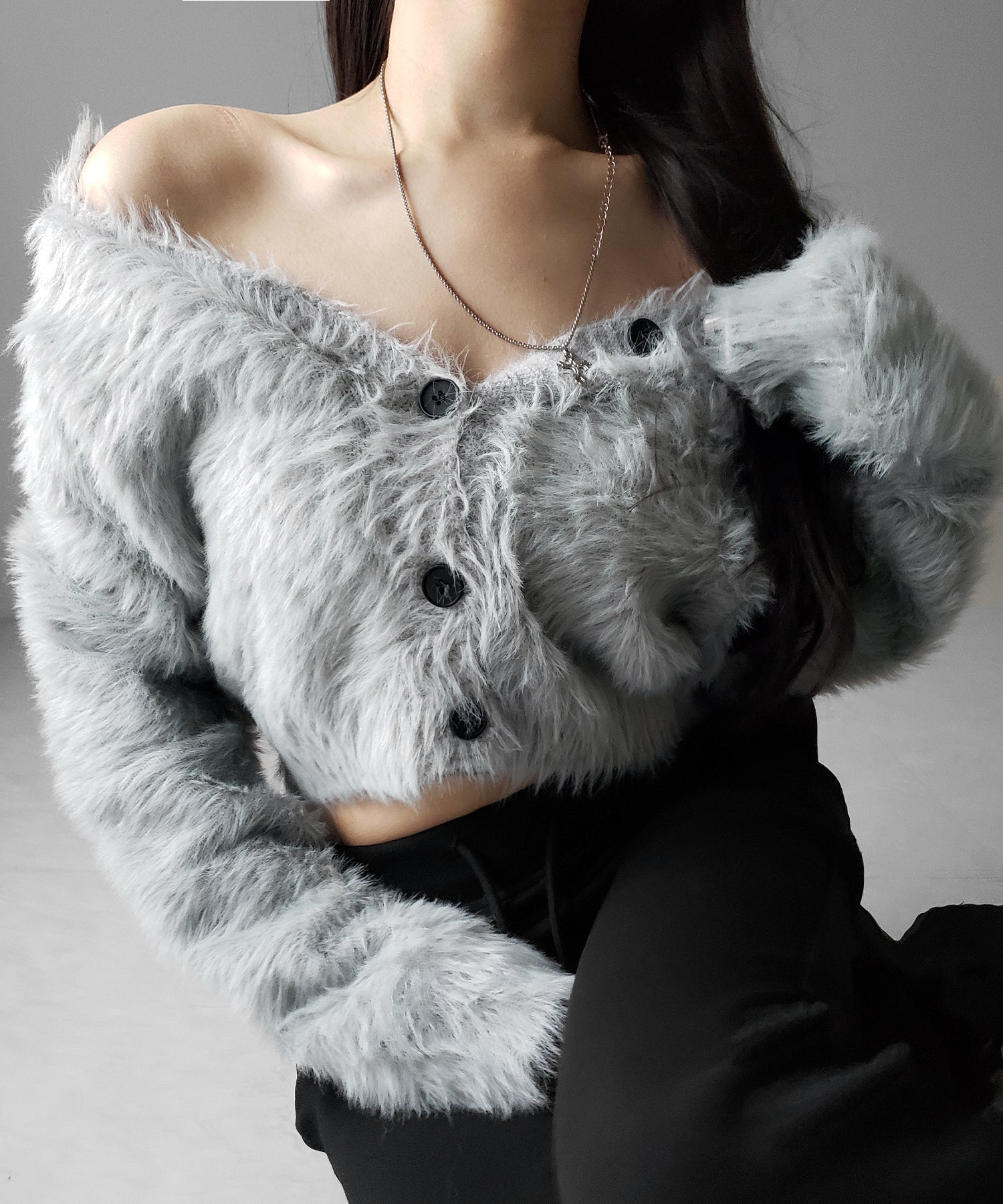 ブラックボタンショートシャギーニットカーディガン ／ black button short shaggy knit cardigan