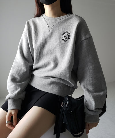 OBE刺繍 ロゴクロップドスウェット【 韓国製 】