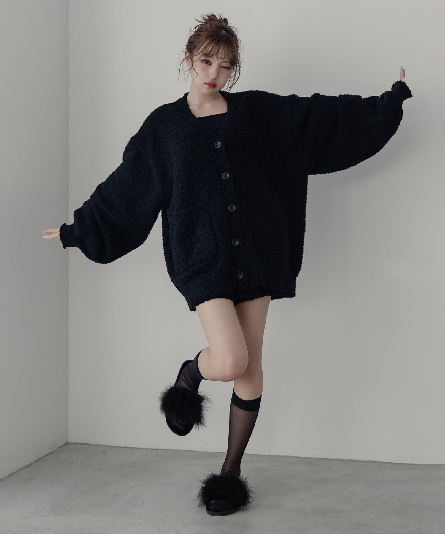 【 MINAMIさん着用 】フェザーファールームシューズ ／ feather fur room shoes
