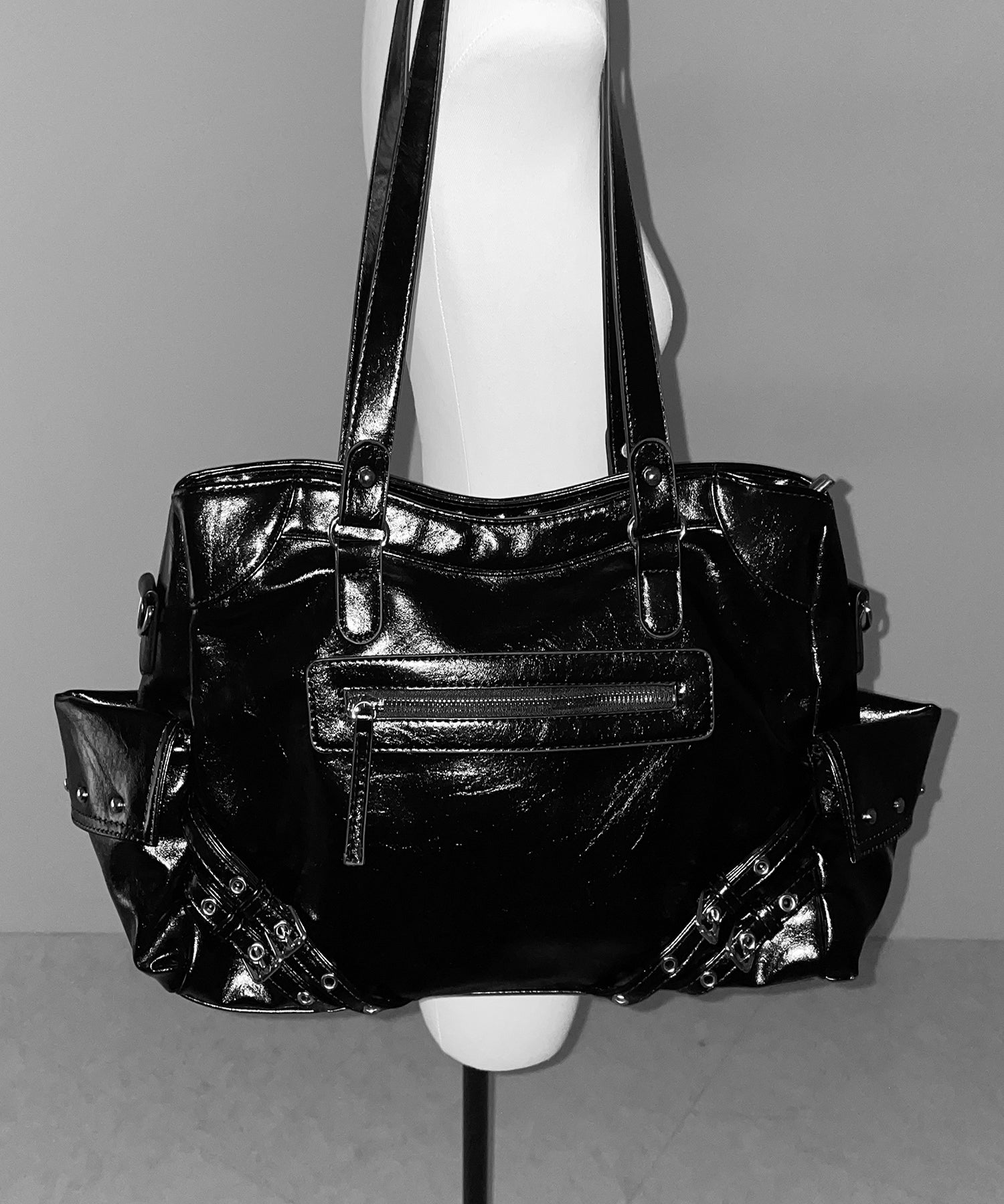 【 ショルダーストラップ付き２WAY 】ベルトデザインスタッズポケットヴィンテージショルダーバッグ ／ ( ２WAY ) belt design studs pocket vintage shoulder bag
