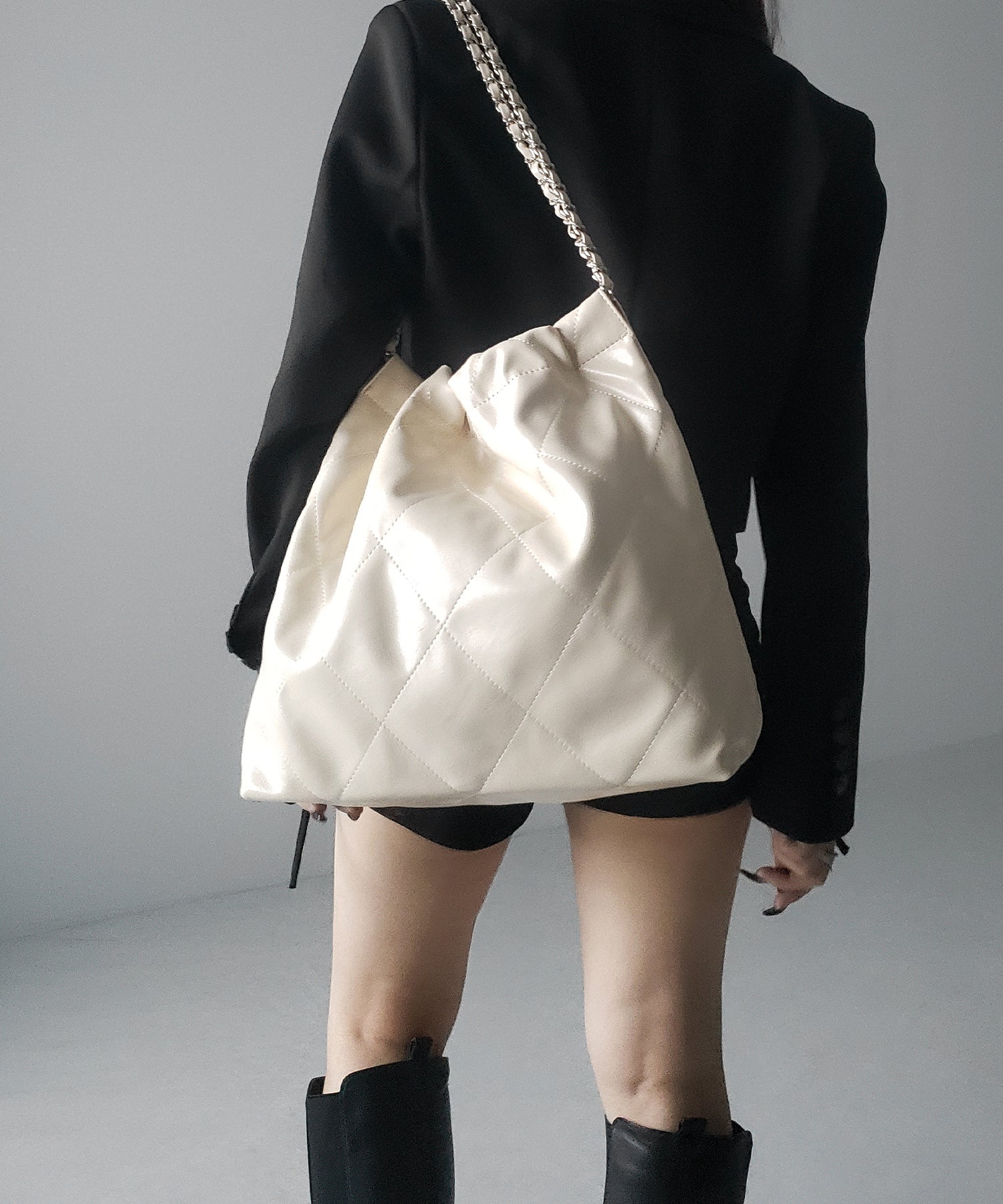 【 ２color 】キルティングチェーントートショルダーバッグ ／ quilting chain tote shoulder bag