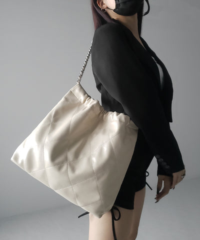 【 ２color 】キルティングチェーントートショルダーバッグ ／ quilting chain tote shoulder bag
