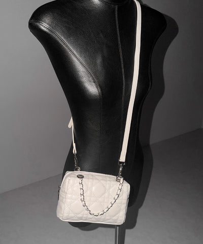 【 ショルダーストラップ付き２WAY 】キルティングスクエアチェーンショルダーミニバッグ / 2WAY quilted square chain shoulder mini bag
