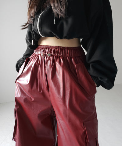 【 選べる４size ／ ２color 】２WAY ドロストフェイクレザーワイドカーゴパンツ ／ 2WAY drawstring fake leather wide cargo pants