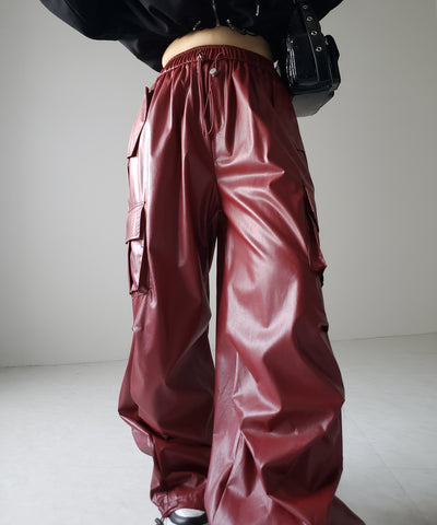 【 選べる４size ／ ２color 】２WAY ドロストフェイクレザーワイドカーゴパンツ ／ 2WAY drawstring fake leather wide cargo pants