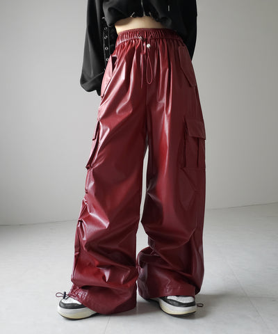 【 選べる４size ／ ２color 】２WAY ドロストフェイクレザーワイドカーゴパンツ ／ 2WAY drawstring fake leather wide cargo pants