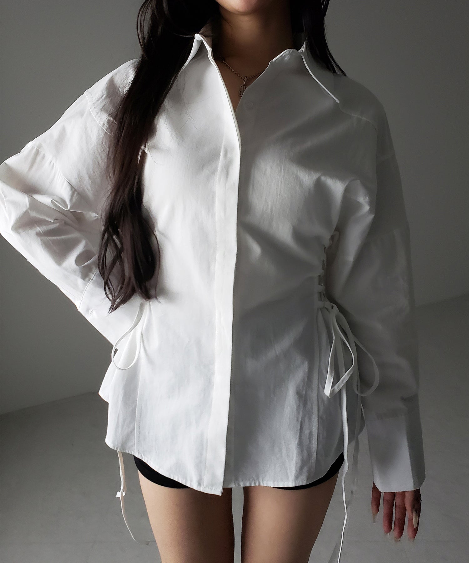レースアップサイドリボンスリムラインシャツ ／ lace up side ribbon slim line shirt