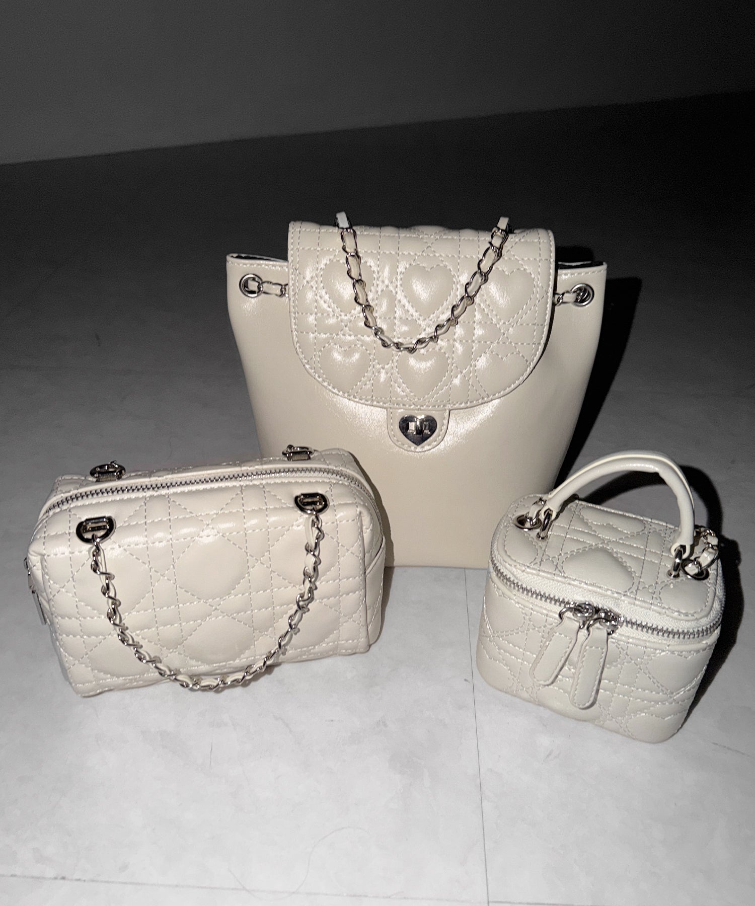 【 ショルダーストラップ付き２WAY 】キルティングスクエアチェーンショルダーミニバッグ / 2WAY quilted square chain shoulder mini bag