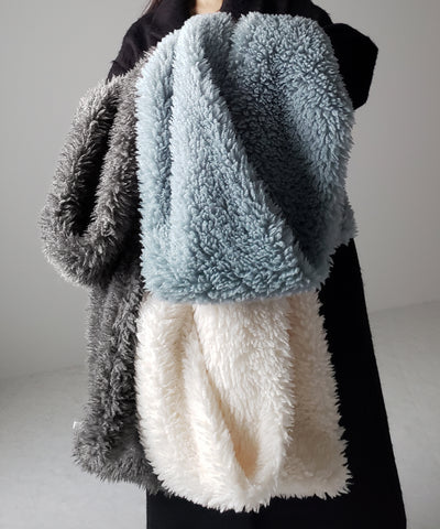 ボリュームフラッフィーシャギーボアマフラー ／ volume fluffy shaggy boa muffler