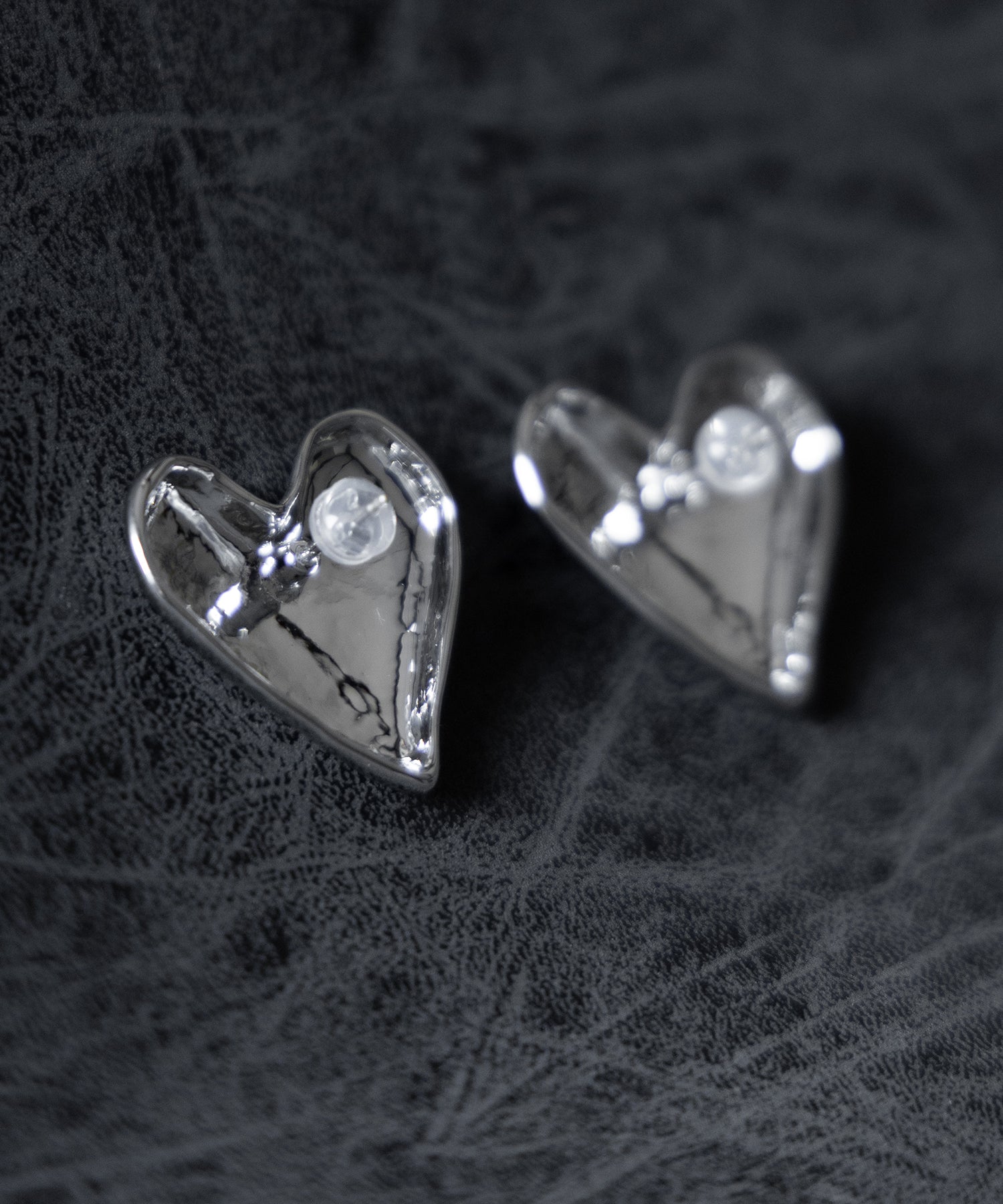 VOLUME SILVER HEART PIERCE ／ ボリュームシルバーハートピアス