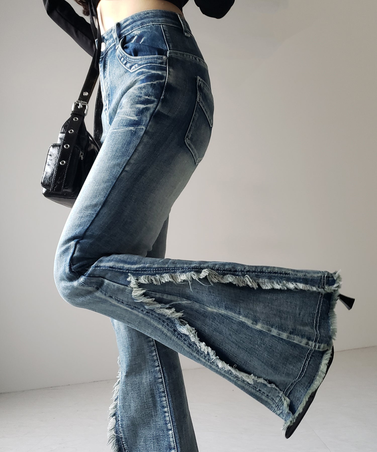 【 ２color ／ ４size 】ヴィンテージライクフリンジストレッチフレアデニム ／ Vintage-like fringe stretch flare denim